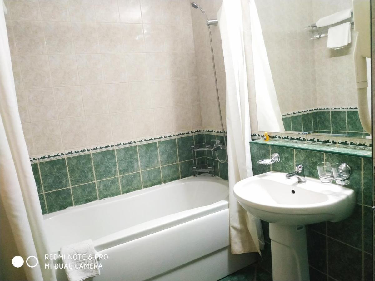 Expo Hotel Tashkent Esterno foto